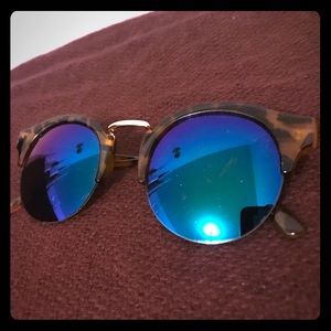 Sunglasses blue glasses brown frame leopard